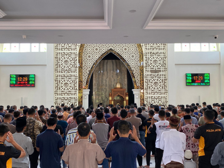 Masjid Al Ikhlas Polresta Sidoarjo Gelar Shalat Ghaib untuk Driver Ojol