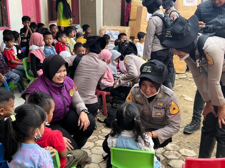 Datang untuk Mengabdi Hadir untuk Menyembuhkan 9 Taruna Akpol dan SSDM Polri Laksanakan Trauma Healing Perdana di Aceh Tamiang